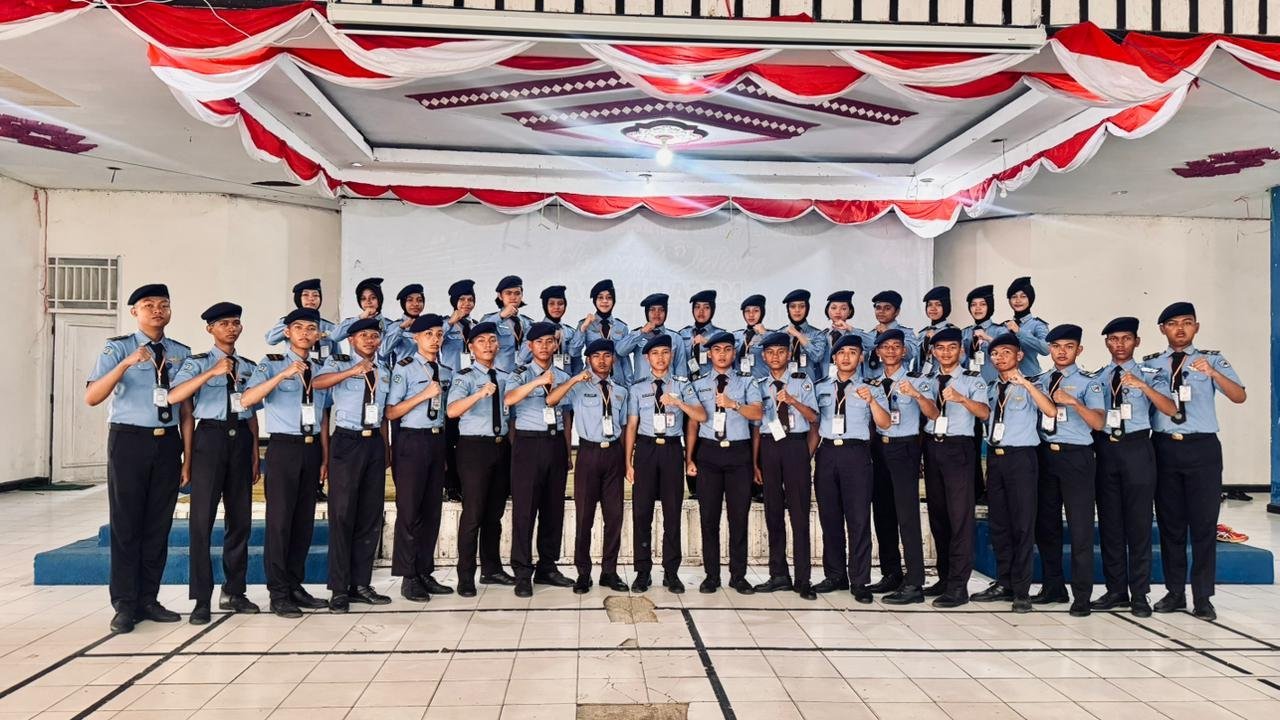 SMK NEGERI 7 KENDARI GELAR LATIHAN DASAR KEPEMIMPINAN TARUNA (LDKT) BAGI 35 ANGGOTA KORPS BATALYON